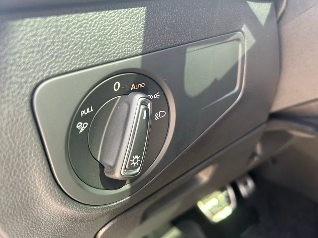 Used 2024 Volkswagen Tiguan SEL R-Line image 60