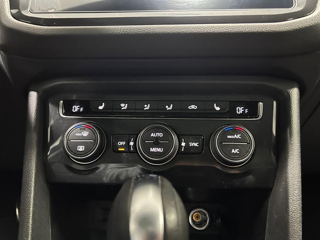 Used 2020 Volkswagen Tiguan SE R-Line w/ 3rd Row Seat Package image 30