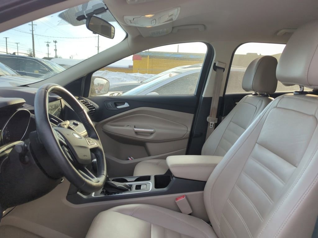 Used 2017 Ford Escape SE w/ SE Leather Comfort Package image 6