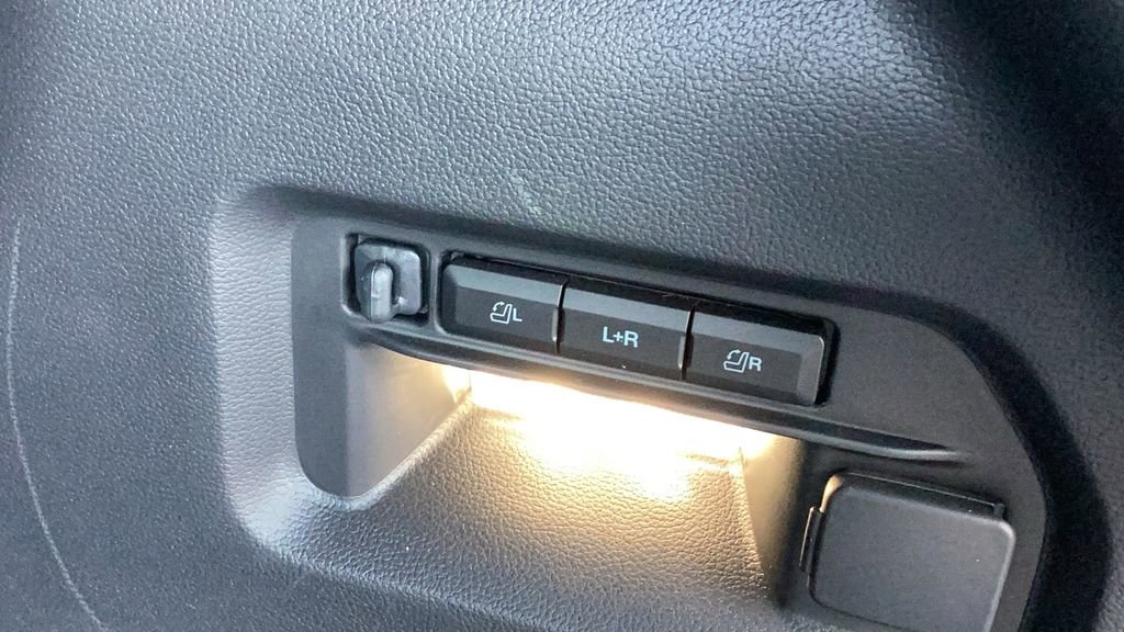 Used 2025 Ford Explorer ST image 12