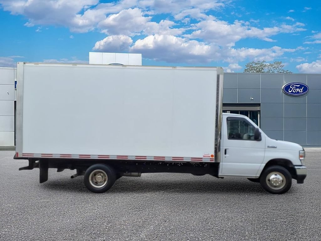 Used 2023 Ford E-450 and Econoline 450 Super Duty w/ Power Windows & Locks Group RWD image 5