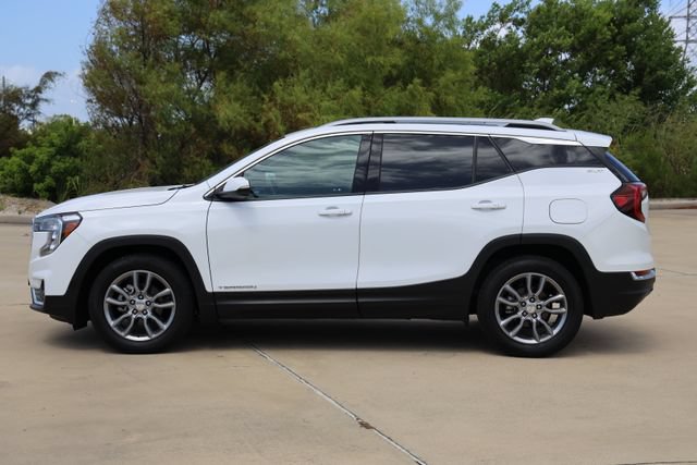 Used 2022 GMC Terrain SLT w/ LPO, Cargo Package FWD image 5