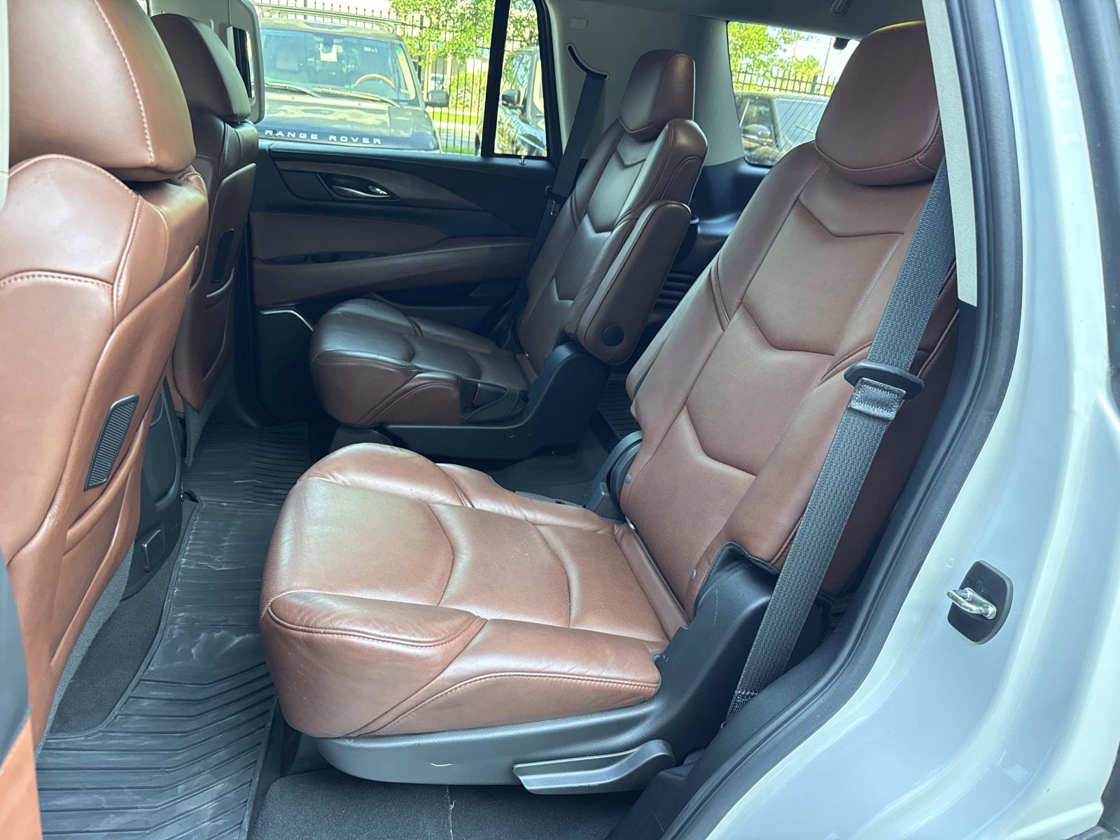 Used 2019 Cadillac Escalade Premium Luxury image 14