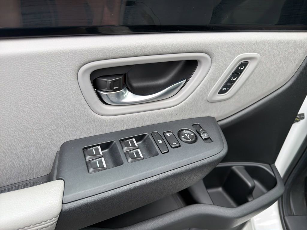 Certified 2023 Honda Pilot Touring image 29