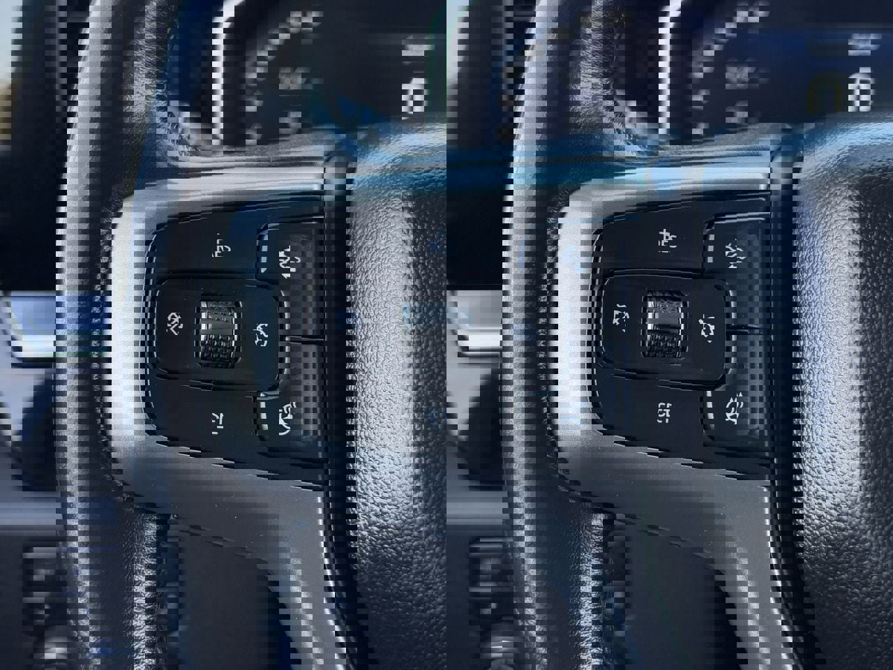 Used 2022 Chevrolet Silverado 1500 LT w/ Z71 Off-Road Package image 17