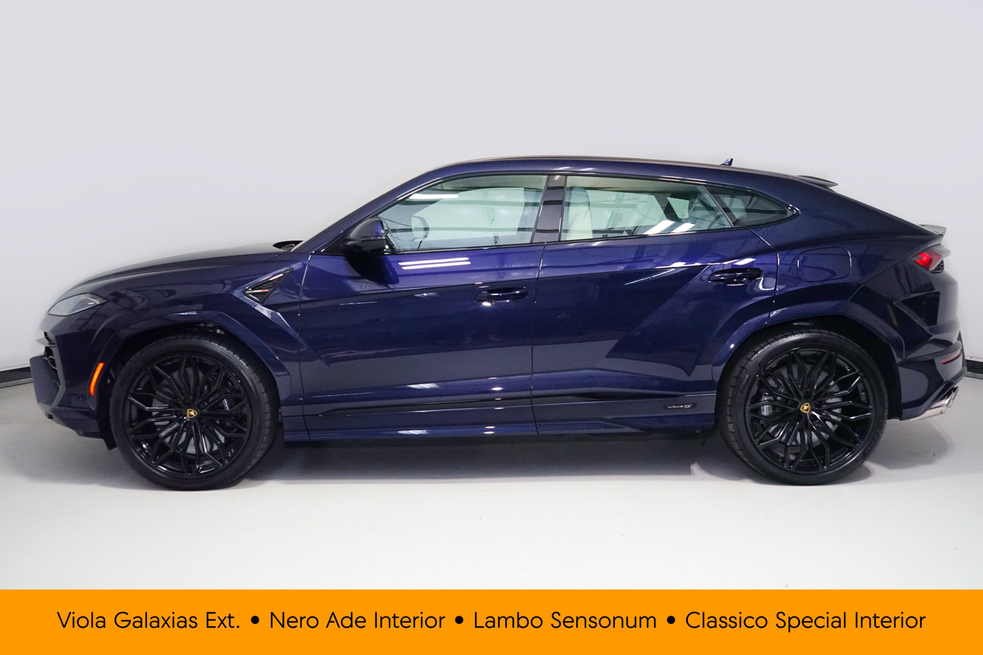 Used 2025 Lamborghini Urus SE AWD/4WD image 5