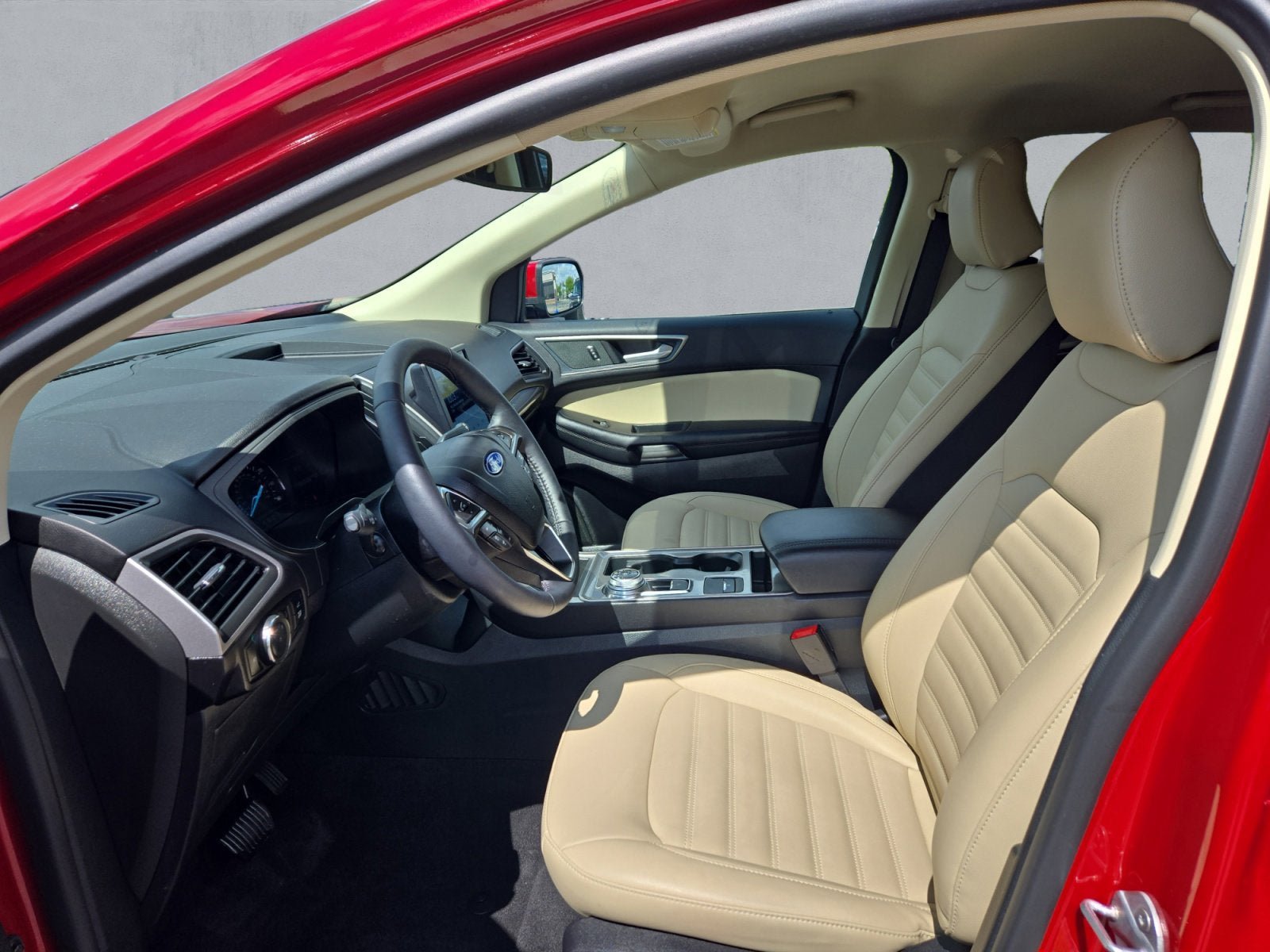 Certified 2024 Ford Edge SEL w/ Convenience Package AWD/4WD image 11