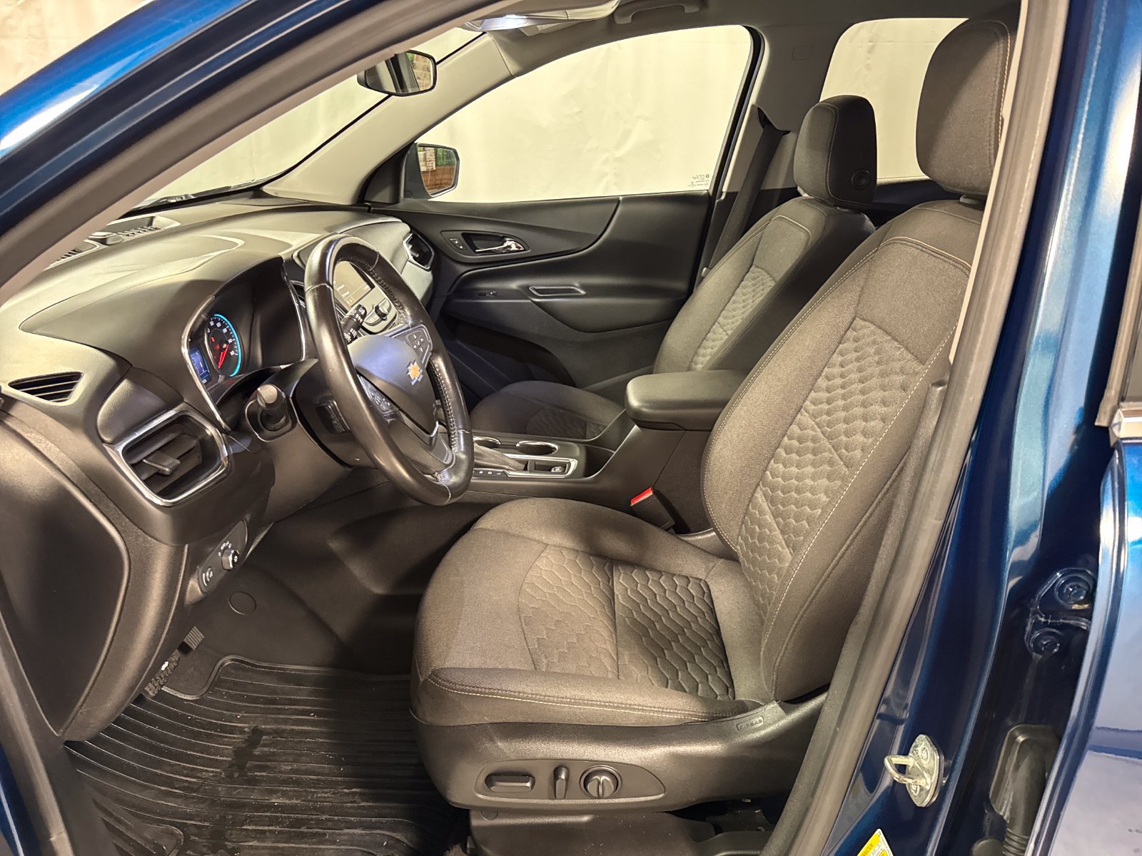 Used 2019 Chevrolet Equinox LT AWD/4WD image 3