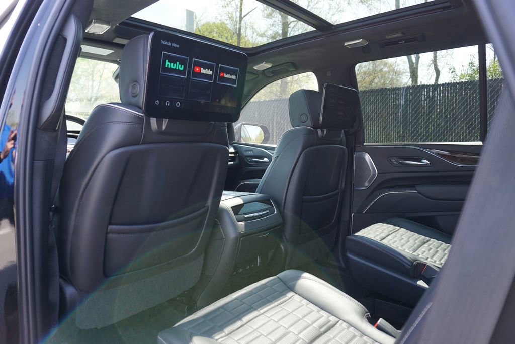 Used 2022 Cadillac Escalade Sport Platinum w/ LPO, ONYX Package image 31