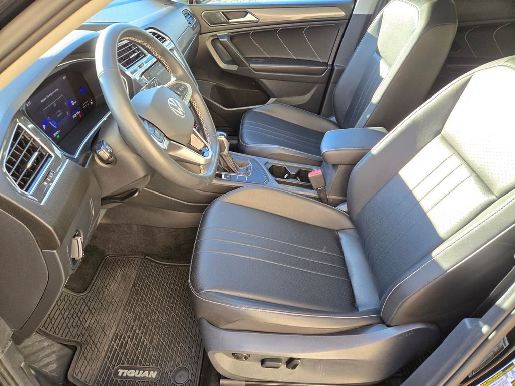 Used 2022 Volkswagen Tiguan SE image 6