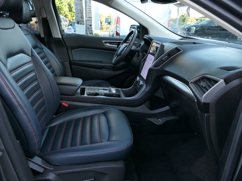Used 2024 Ford Edge SEL w/ Sport Appearance Package image 29
