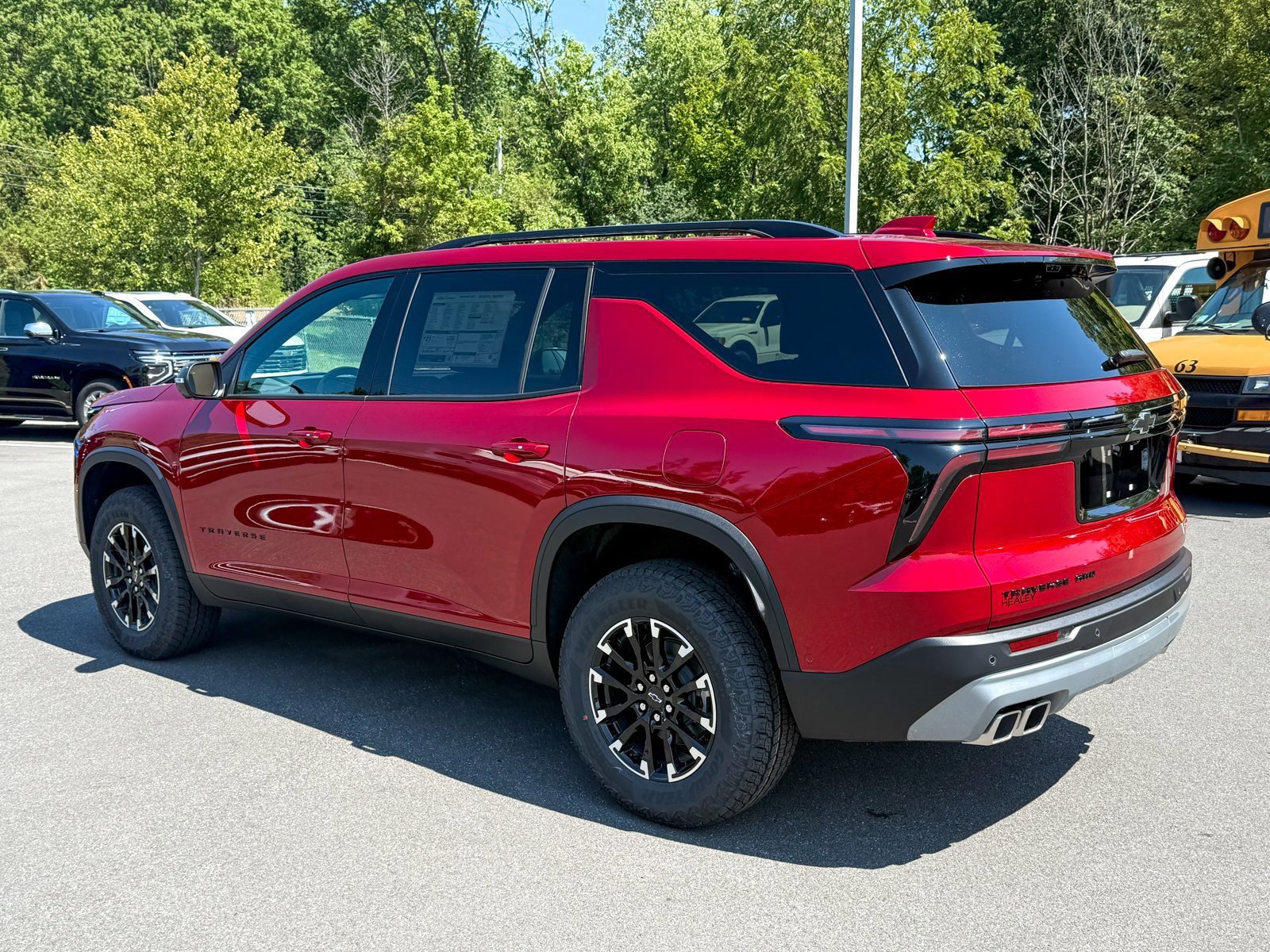New 2026 Chevrolet Traverse Z71 w/ Enhanced Driving Package image 2