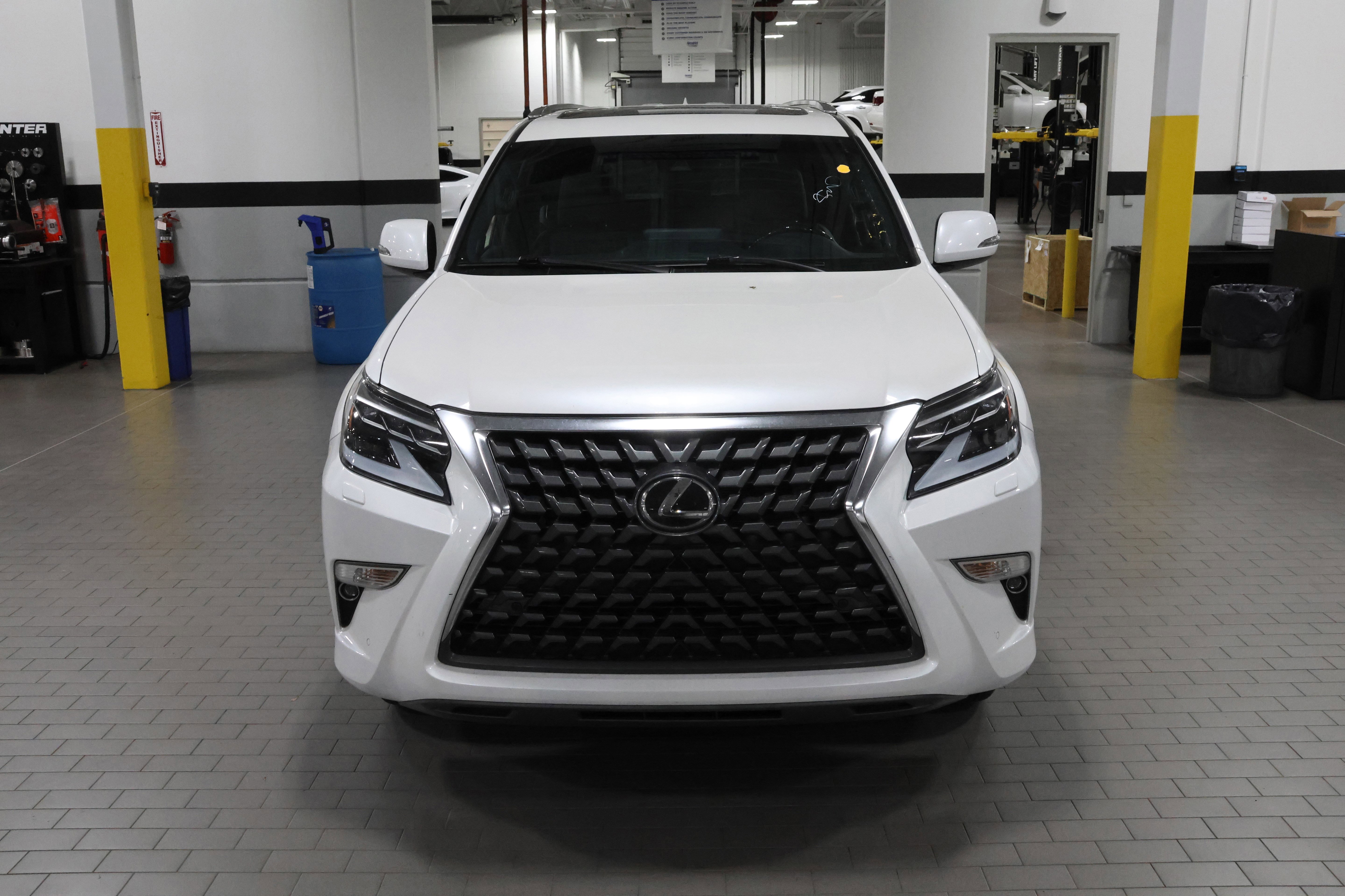 Used 2023 Lexus GX 460 Premium image 3