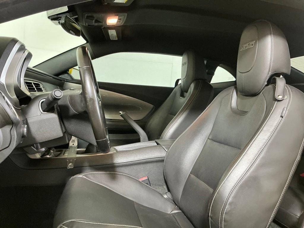 Used 2015 Chevrolet Camaro SS RWD image 20