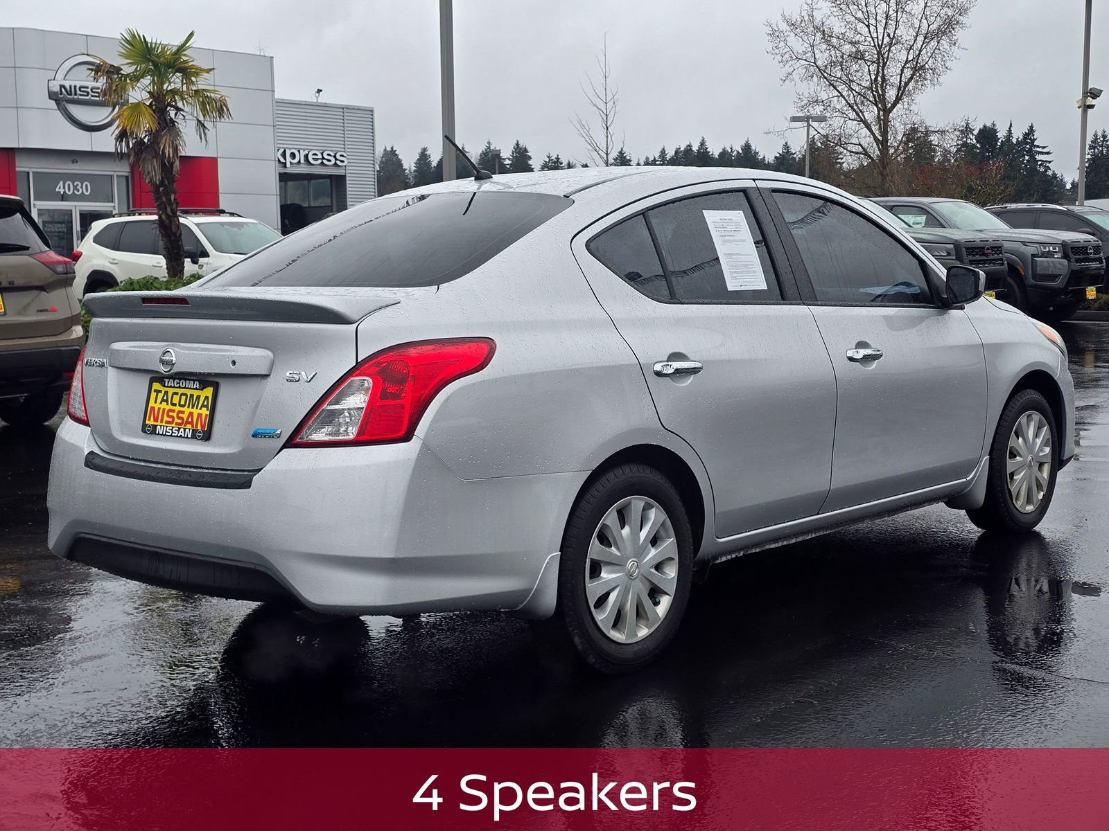 Used 2015 Nissan Versa SV image 5