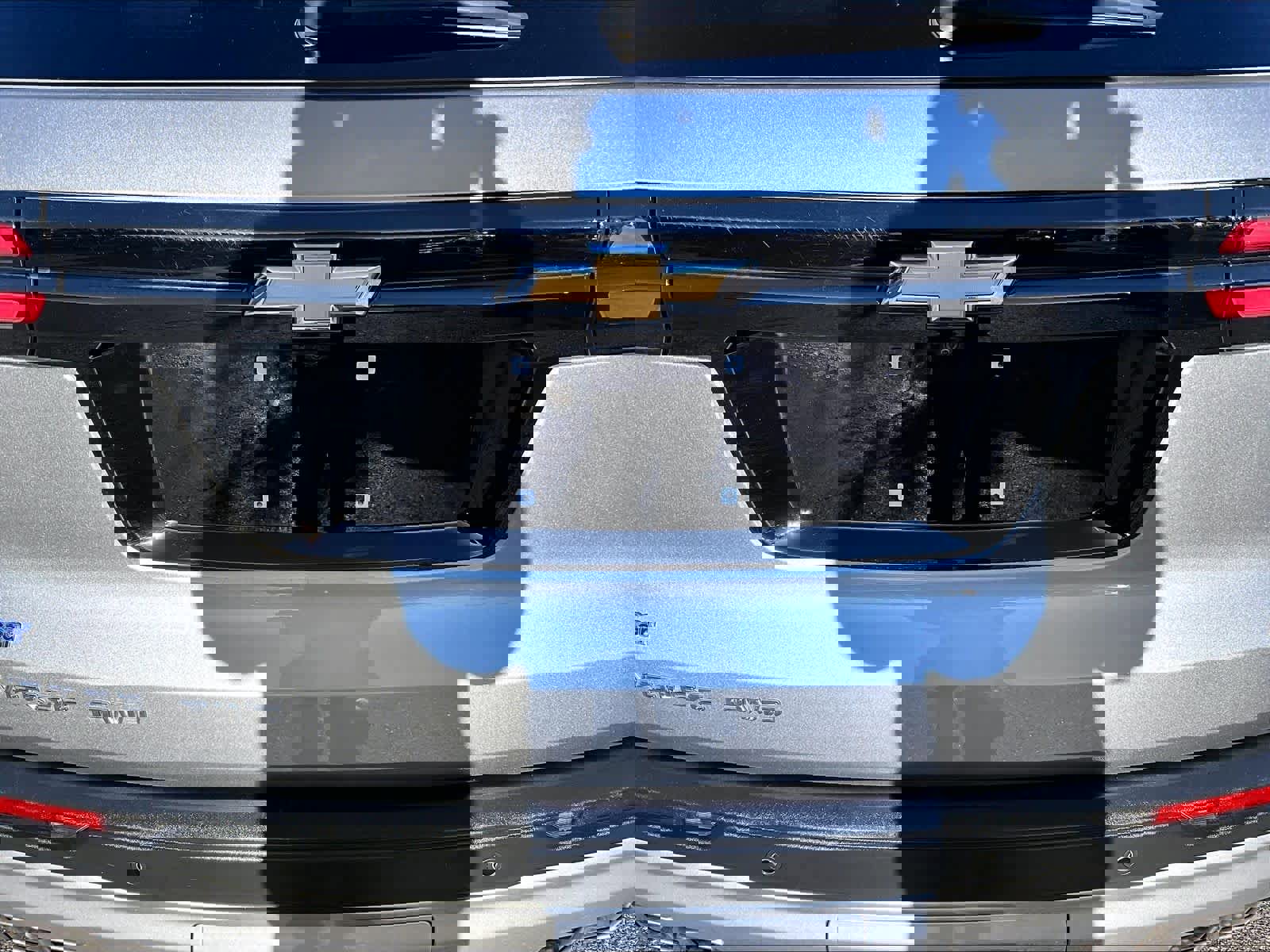 Used 2025 Chevrolet Traverse LT image 34