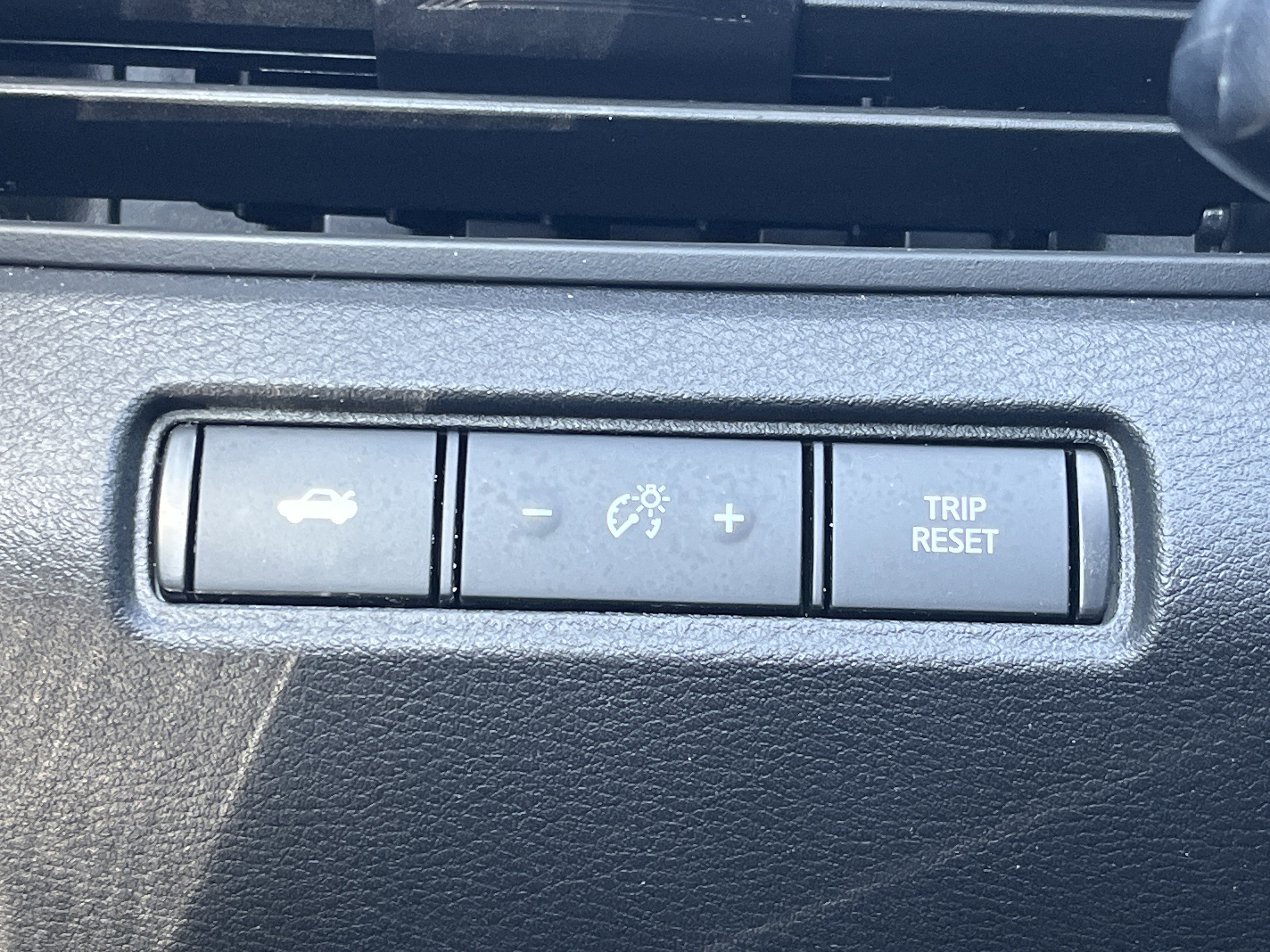 Used 2025 Nissan Altima 2.5 SR AWD/4WD image 14