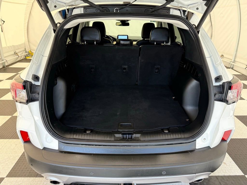 Used 2021 Ford Escape Titanium w/ Titanium Elite Package image 4