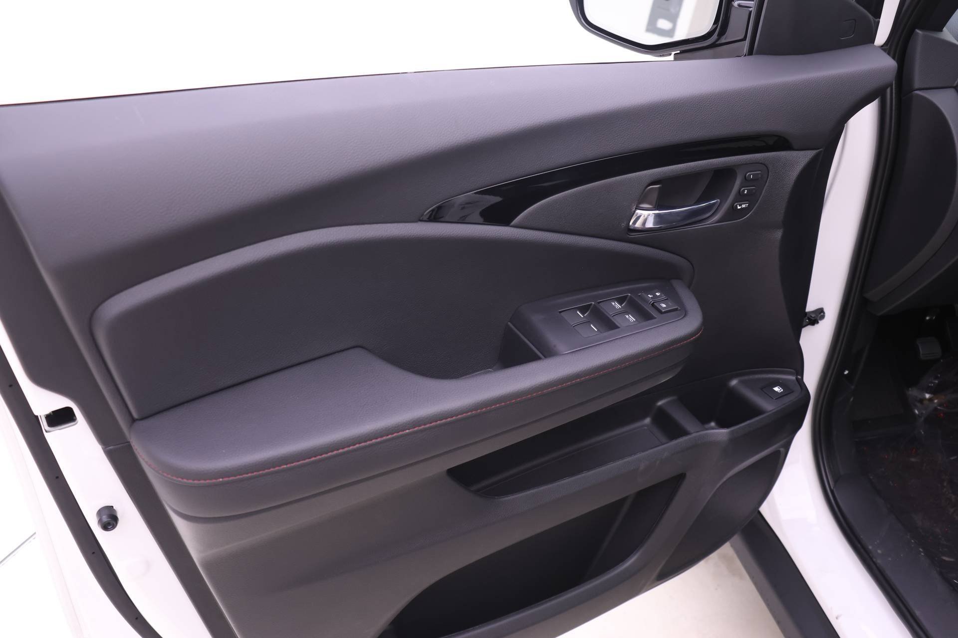New 2026 Honda Ridgeline Black Edition image 8