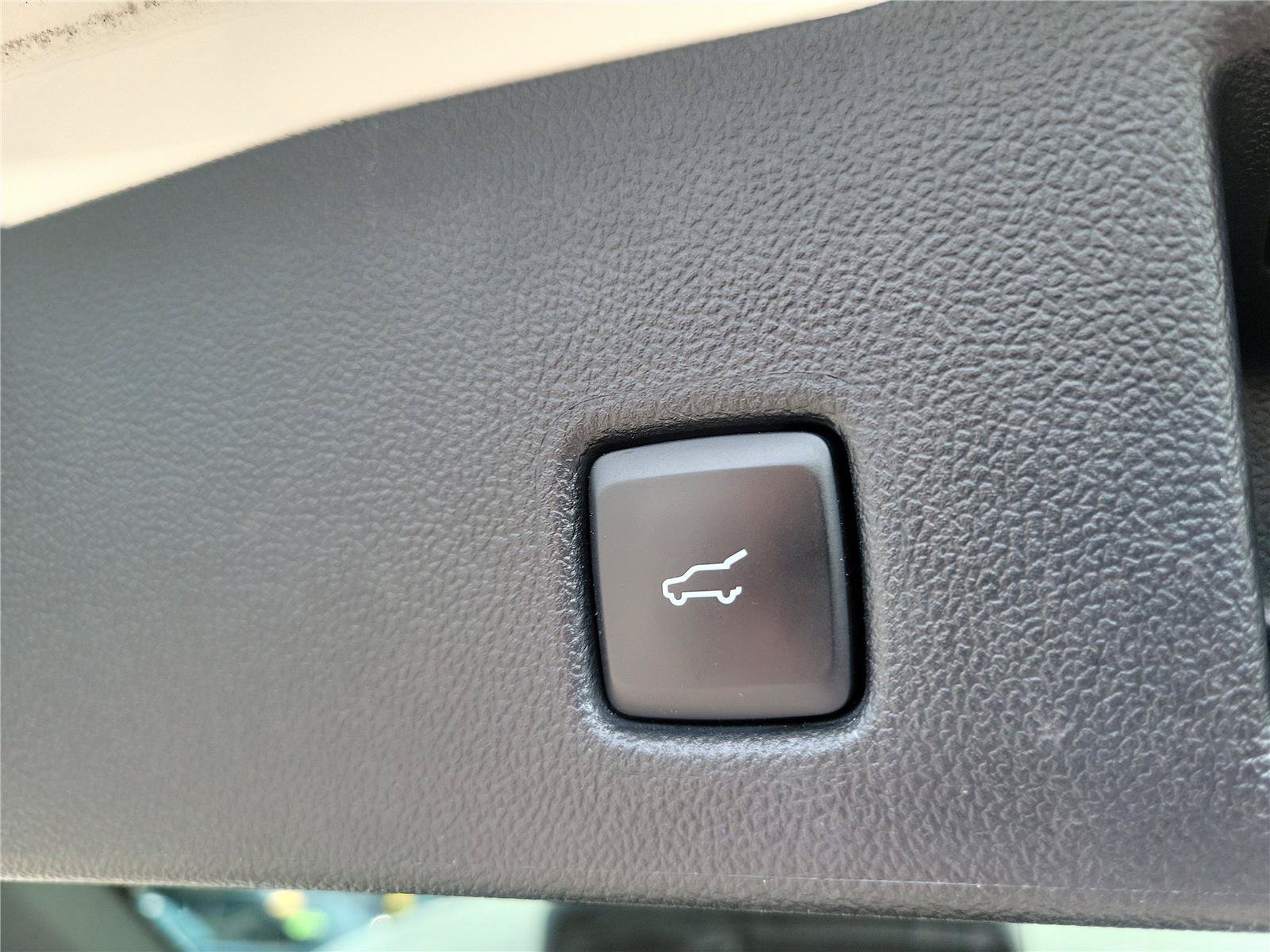 Used 2023 Ford Escape Active w/ Cold Weather Package FWD image 9