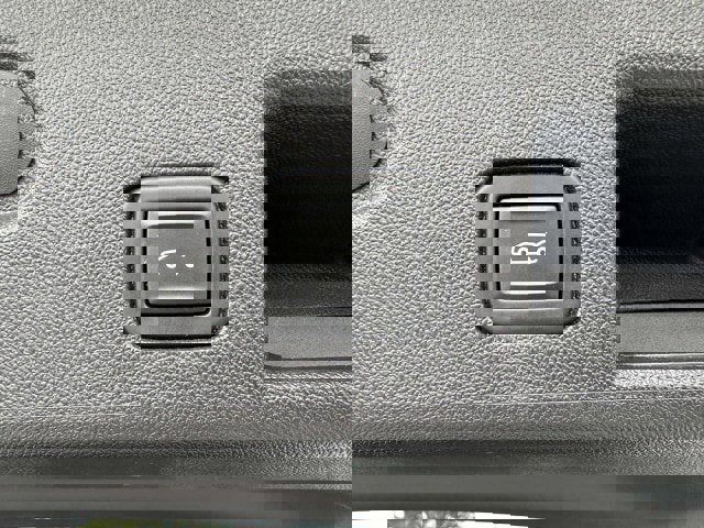 Used 2023 Chevrolet Equinox Premier image 15