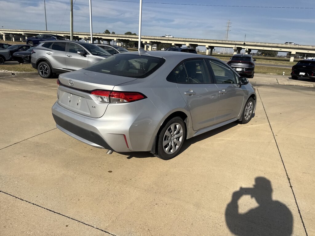 Used 2022 Toyota Corolla LE image 19
