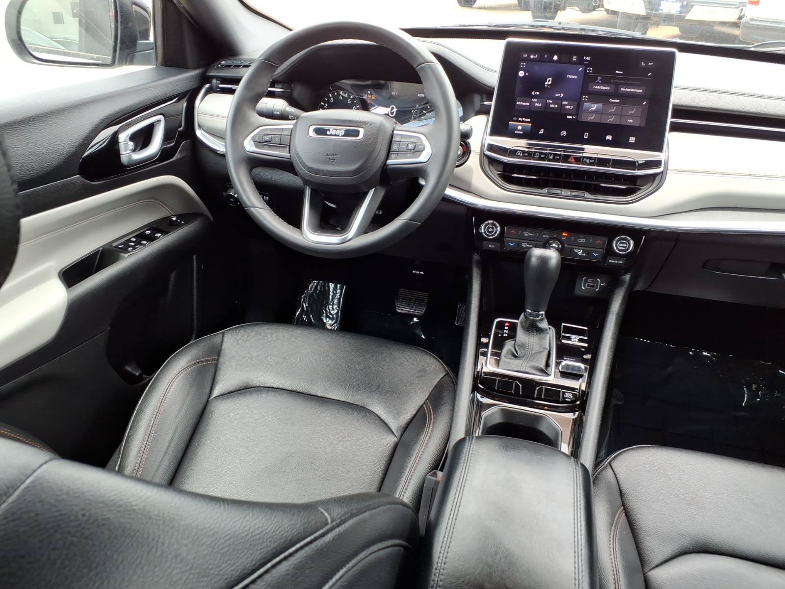 Used 2024 Jeep Compass Limited AWD/4WD image 4
