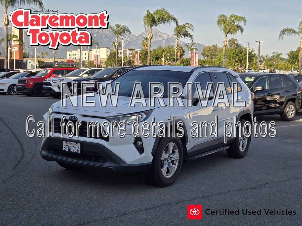 Used 2021 Toyota RAV4 XLE image 1