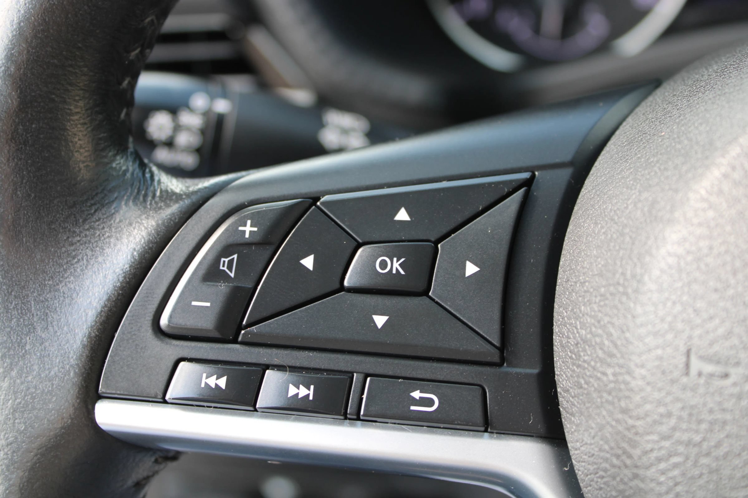 Used 2024 Nissan Sentra SV w/ All-Weather Package FWD image 16