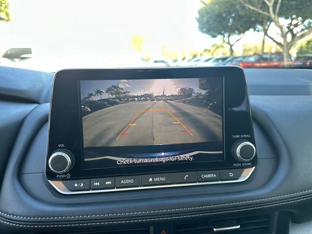 Used 2024 Nissan Rogue SV image 24