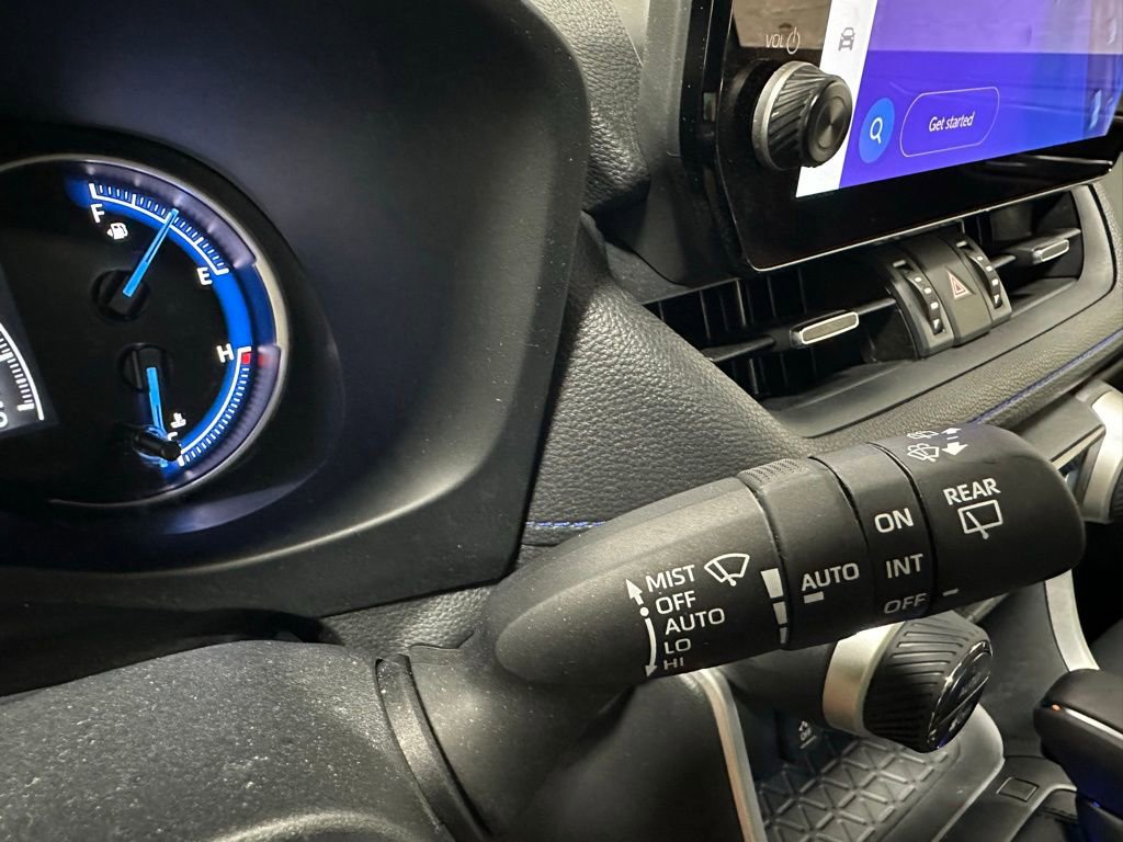 Used 2025 Toyota RAV4 XSE w/ Weather Package AWD/4WD image 22