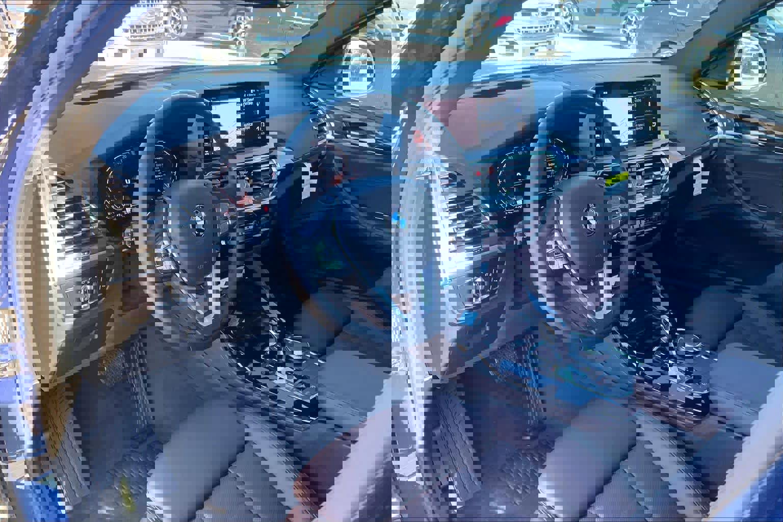 Used 2024 BMW X4 xDrive30i w/ Premium Package image 17