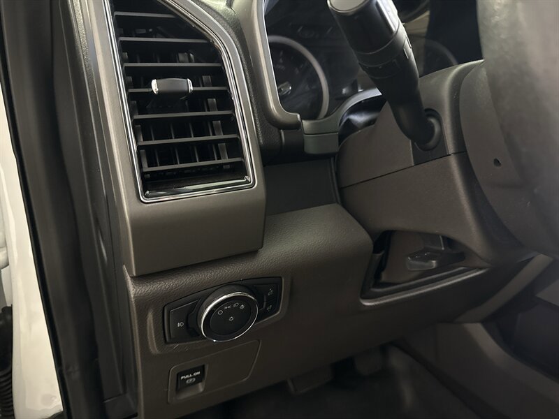 Used 2019 Ford Expedition Max XLT RWD image 13