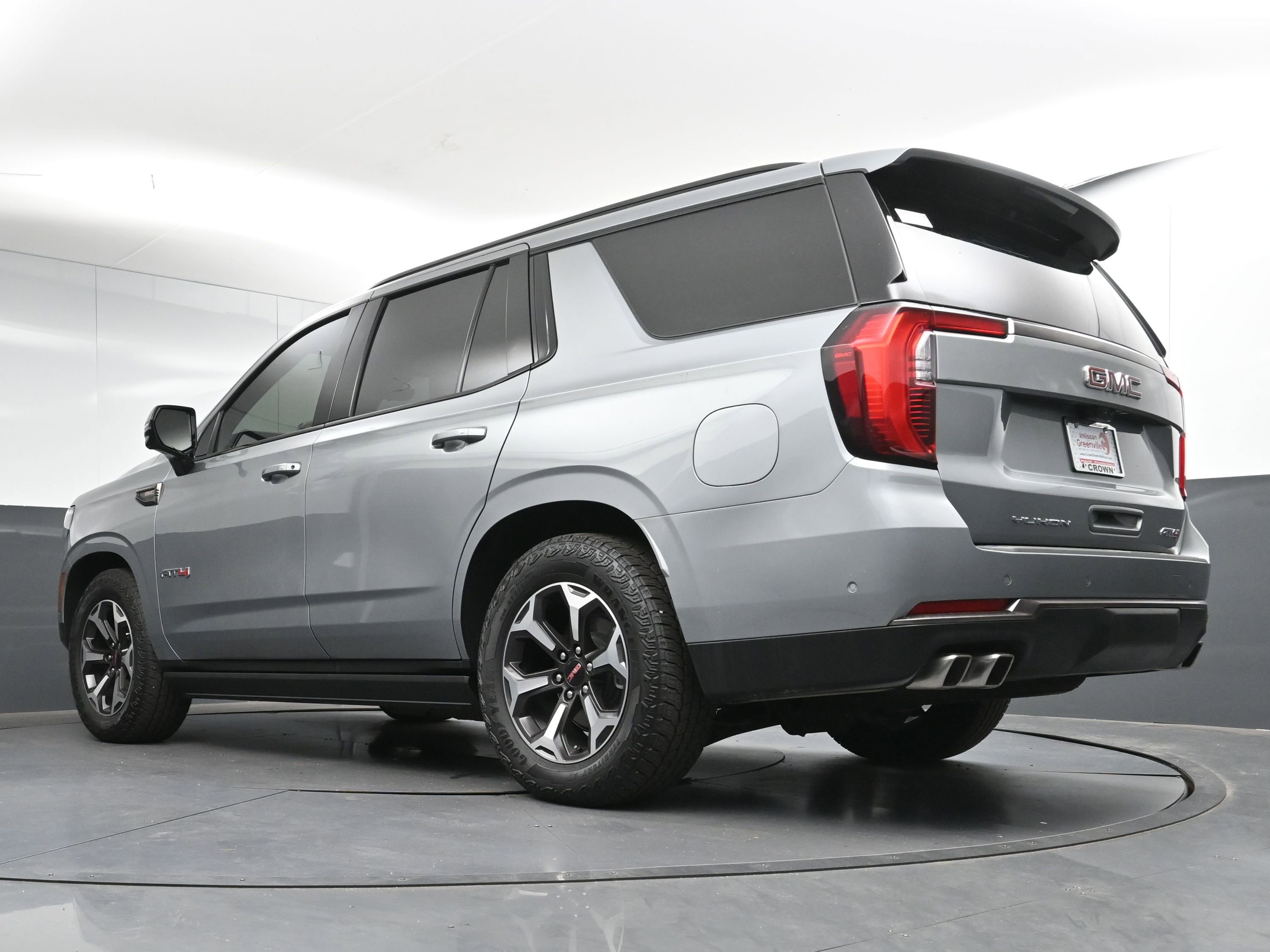 Used 2025 GMC Yukon AT4 Ultimate image 32
