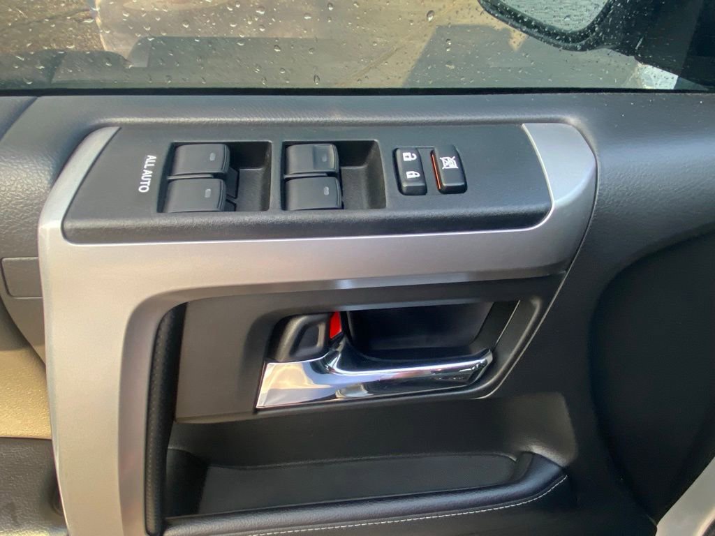 Used 2022 Toyota 4Runner SR5 Premium w/ Moonroof Package AWD/4WD image 11