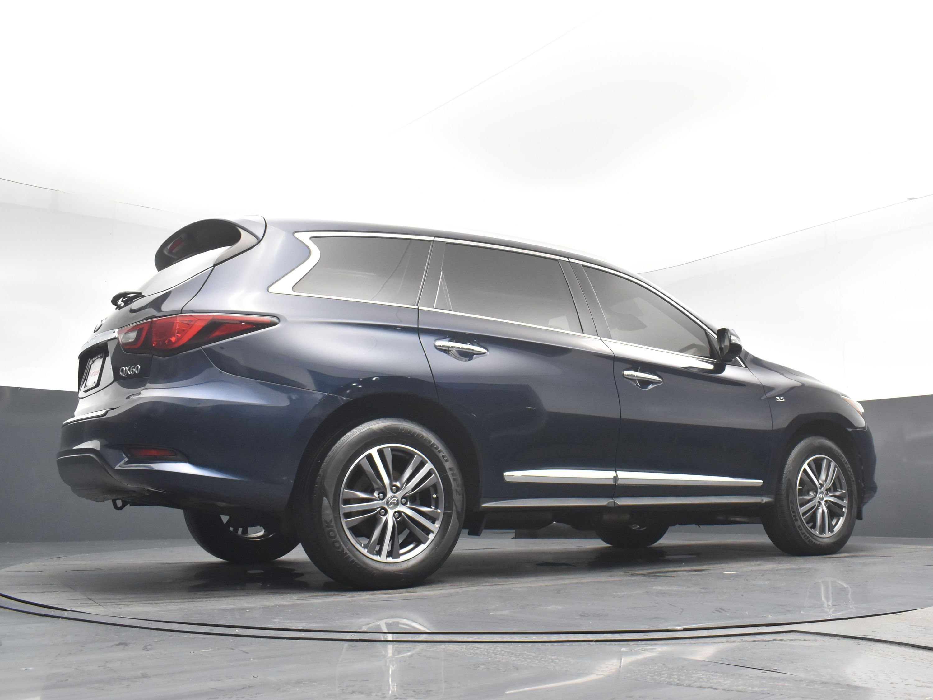 Used 2019 INFINITI QX60 Luxe w/ Essential Package image 21