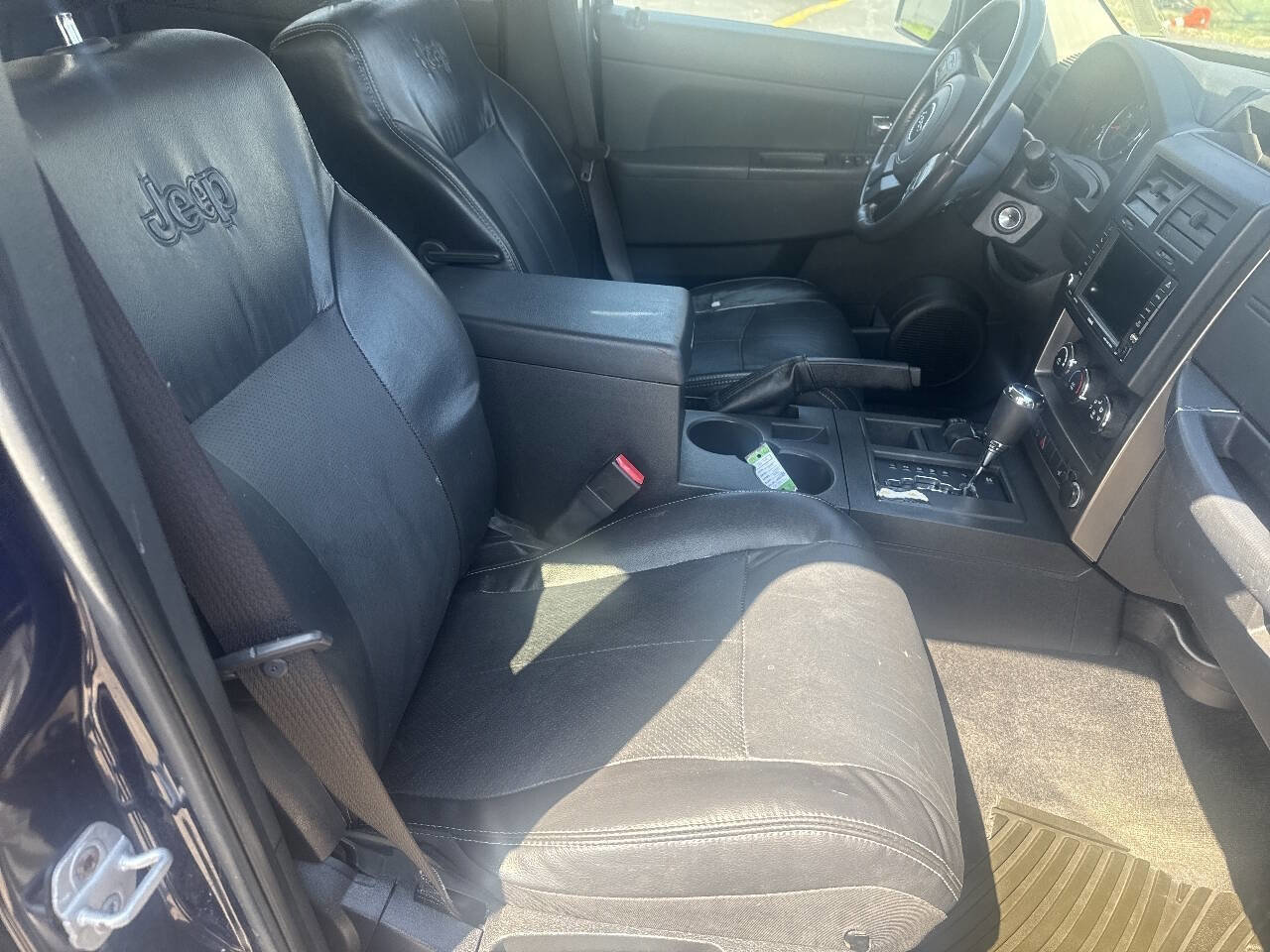 Used 2012 Jeep Liberty Sport image 4