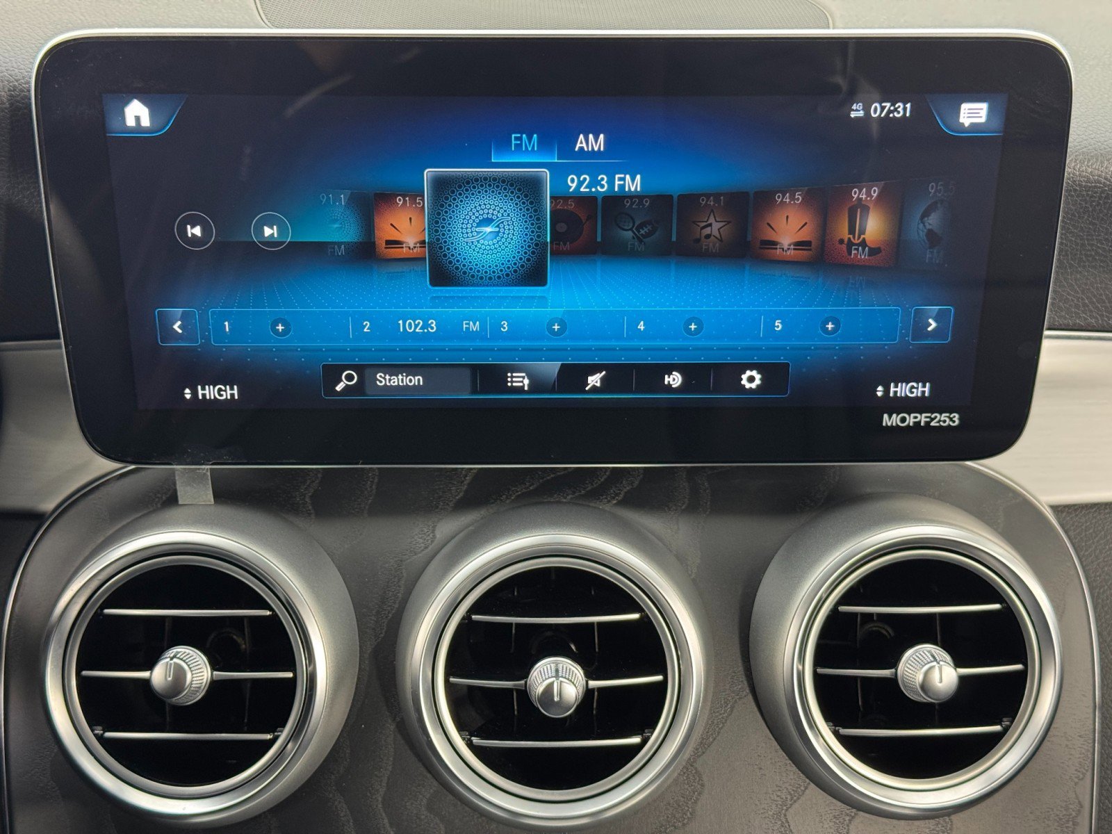 Used 2021 Mercedes-Benz GLC 300 image 24