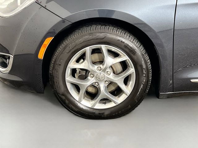 Used 2019 Chrysler Pacifica Limited image 10