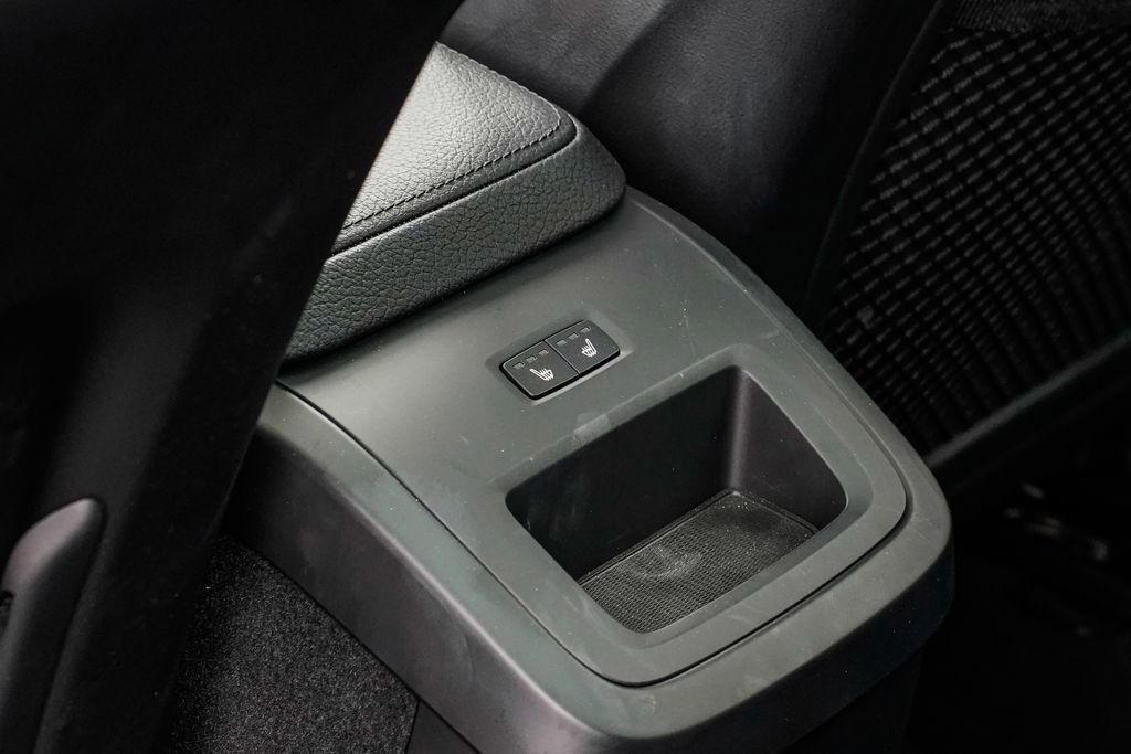 Used 2022 Volvo XC60 B5 Momentum w/ Advanced Package image 16