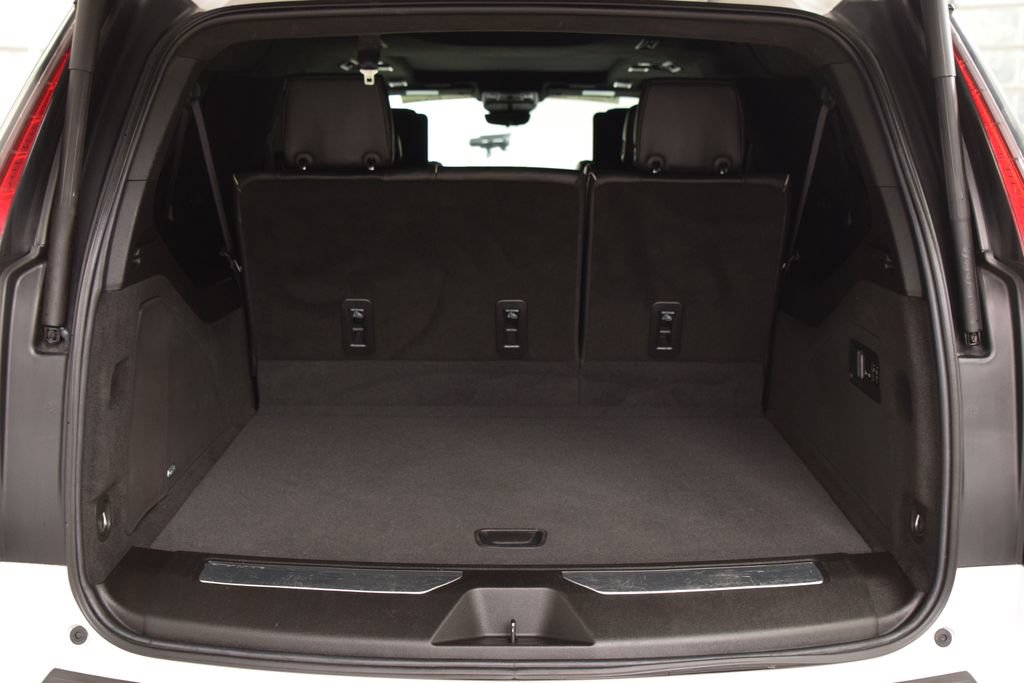 Used 2023 Cadillac Escalade ESV Sport Platinum w/ Heavy-Duty Trailer Package AWD/4WD image 24