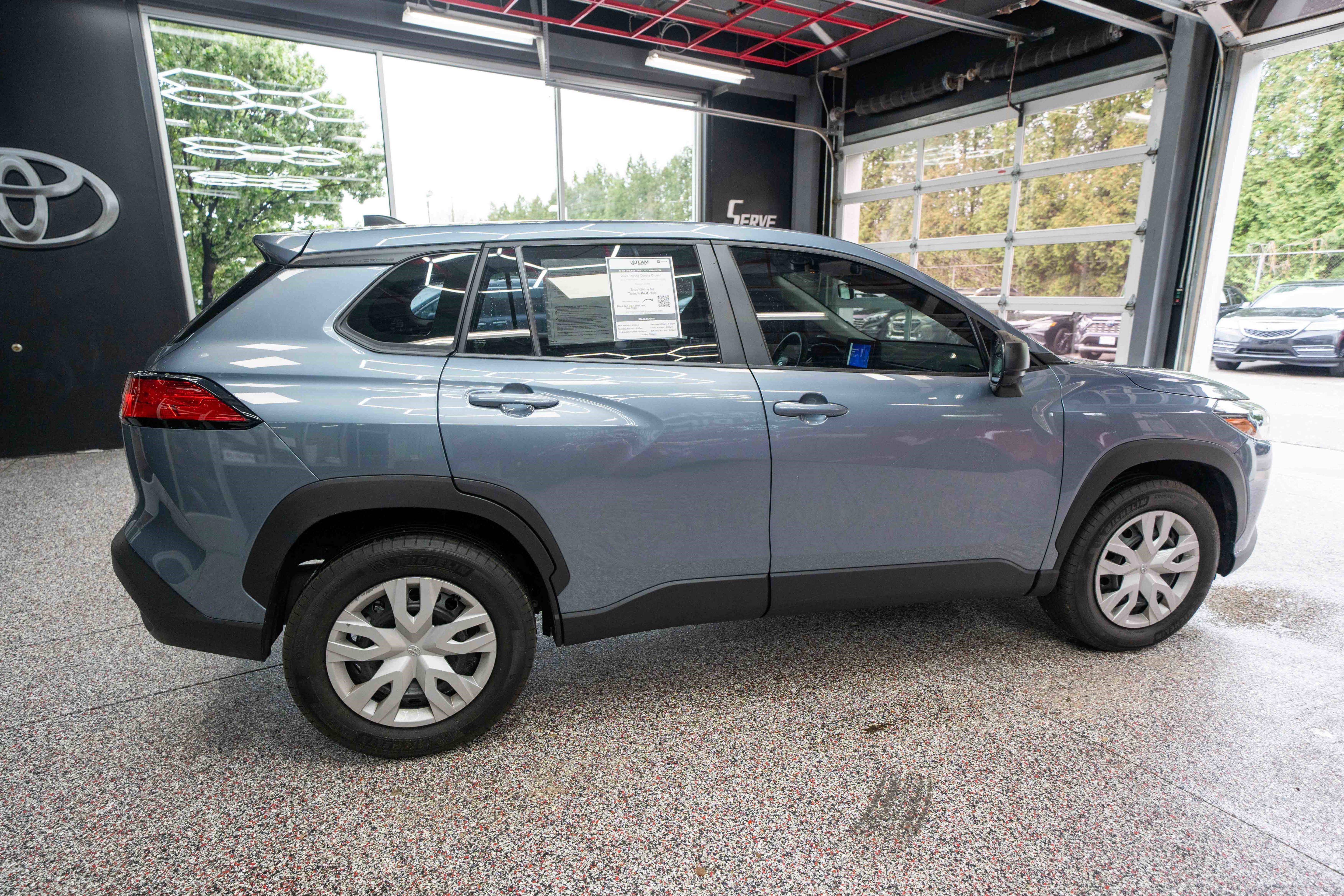 Used 2024 Toyota Corolla Cross L image 4