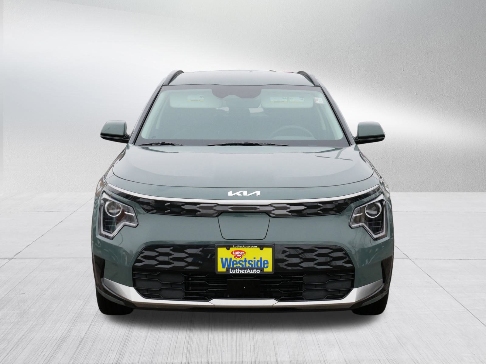 Used 2025 Kia Niro Wind w/ Wind Preserve Package video 2