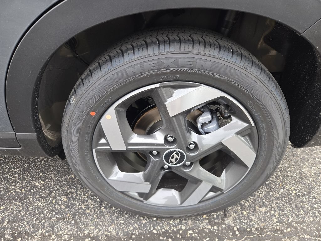 New 2026 Hyundai Venue SEL FWD image 15