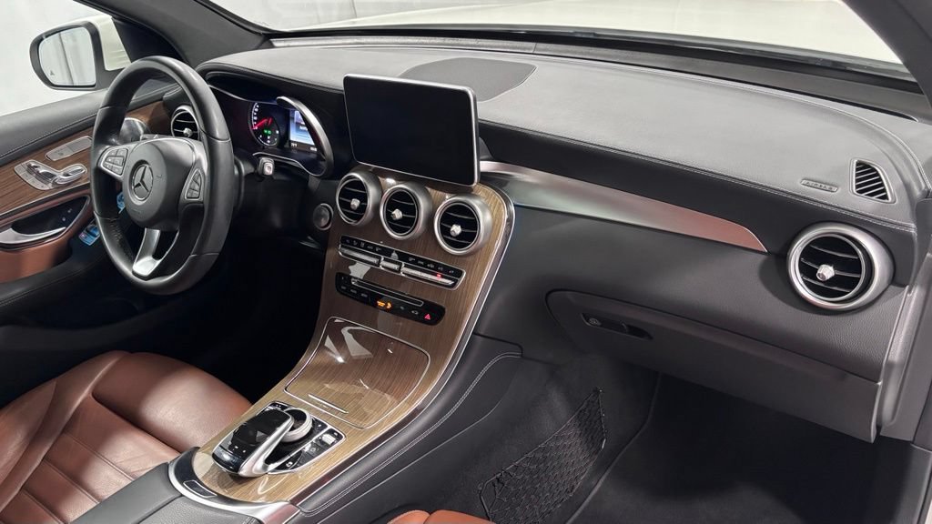 Used 2017 Mercedes-Benz GLC 300 4MATIC image 17