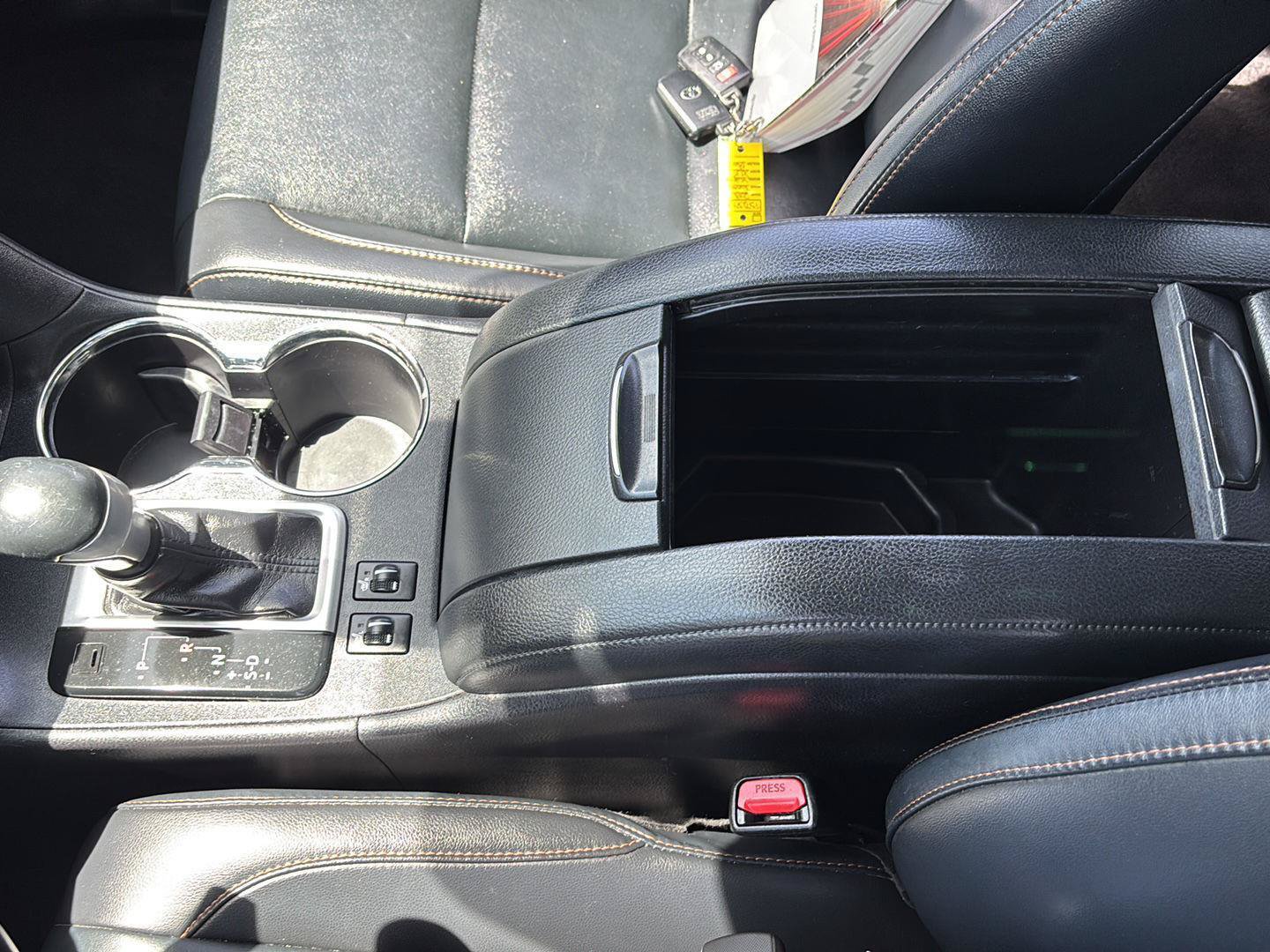 Used 2019 Toyota Highlander XLE AWD/4WD image 37