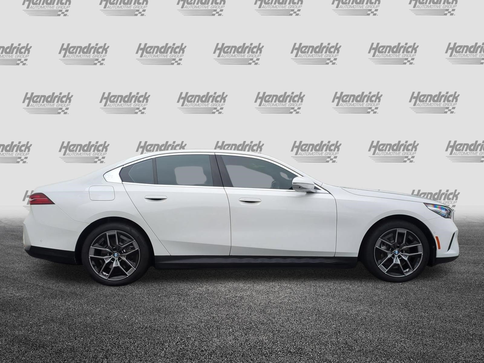 Used 2026 BMW i5 M60 w/ Premium Package RWD image 11