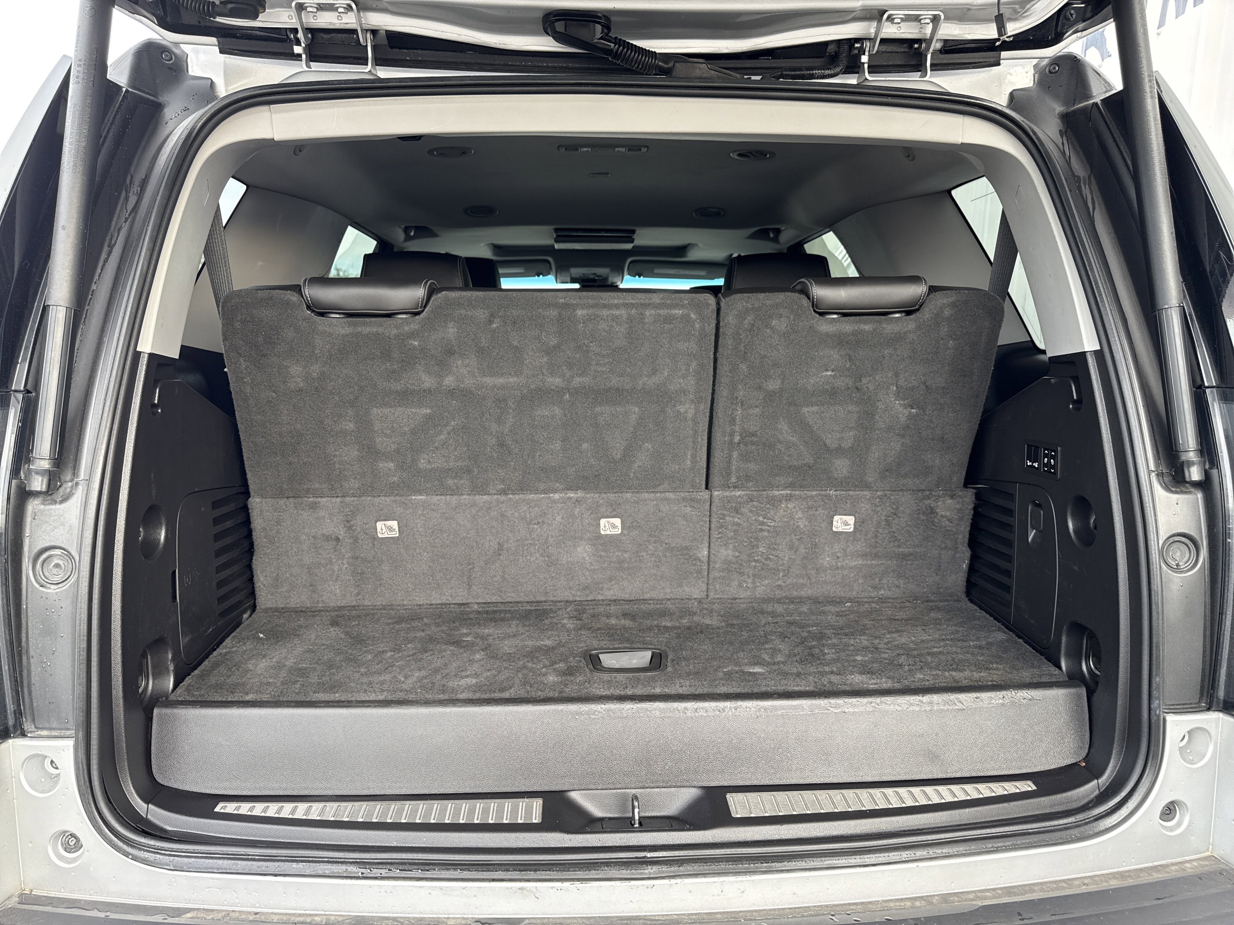 Used 2018 GMC Yukon Denali w/ Open Road Package image 9