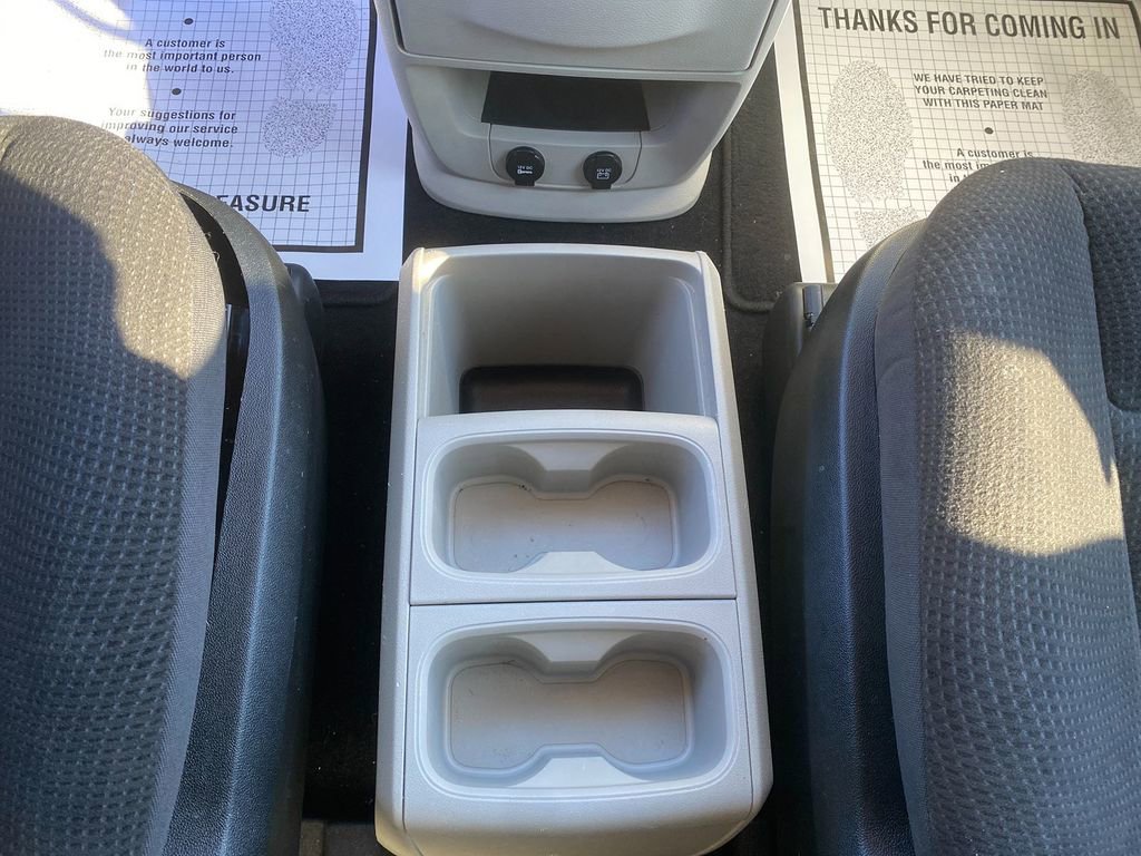 Used 2018 Dodge Grand Caravan SE w/ UConnect Hands-Free Group image 22