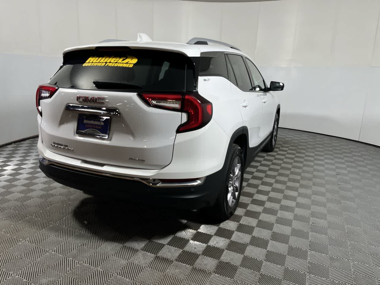 Used 2023 GMC Terrain SLT w/ Tech Package AWD/4WD image 8